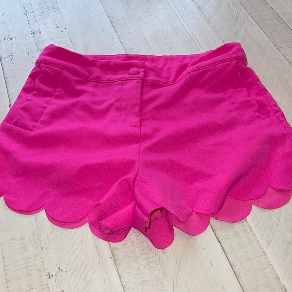 Scallop Short - Light Pink Twill